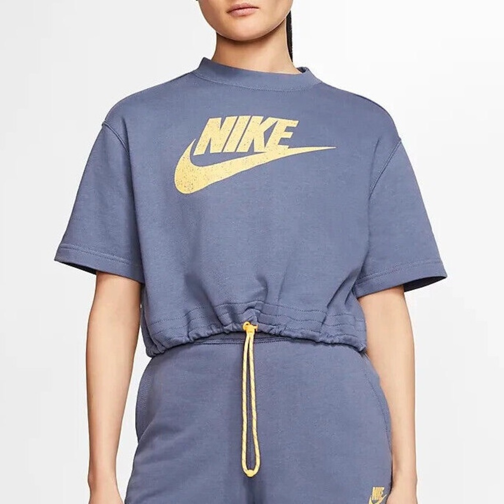 Nike plus Women's Sportswear Icon Clash Cropped T-Shirt Top